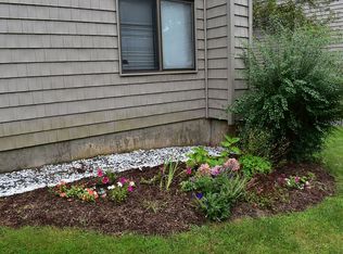 12 Hawthorne Cir, S Burlington, VT 05403