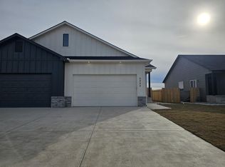 5255 Pinecrest Ct N, Wichita, KS 67220