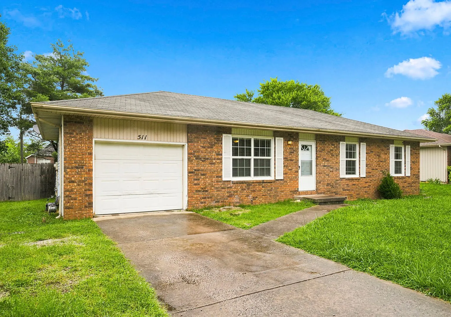 Charming 3 Bedroom Home with Washer & Dryer, Garage & Storage Shed — Photo 2