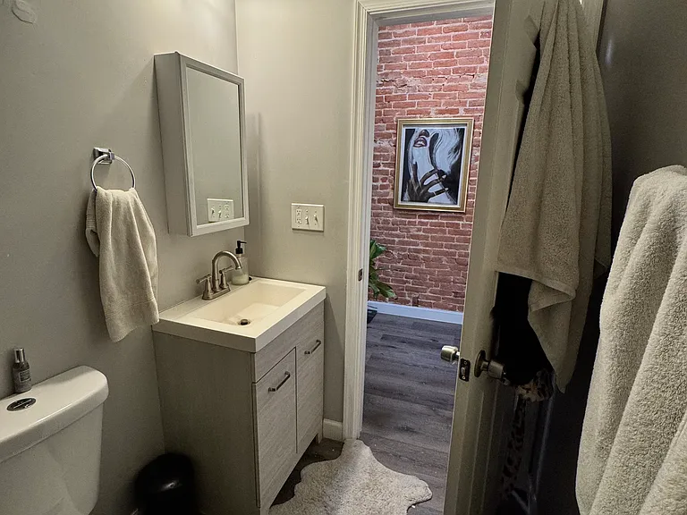 view of how most recent tenant furnished the space. space has been cleared out for next tenant
