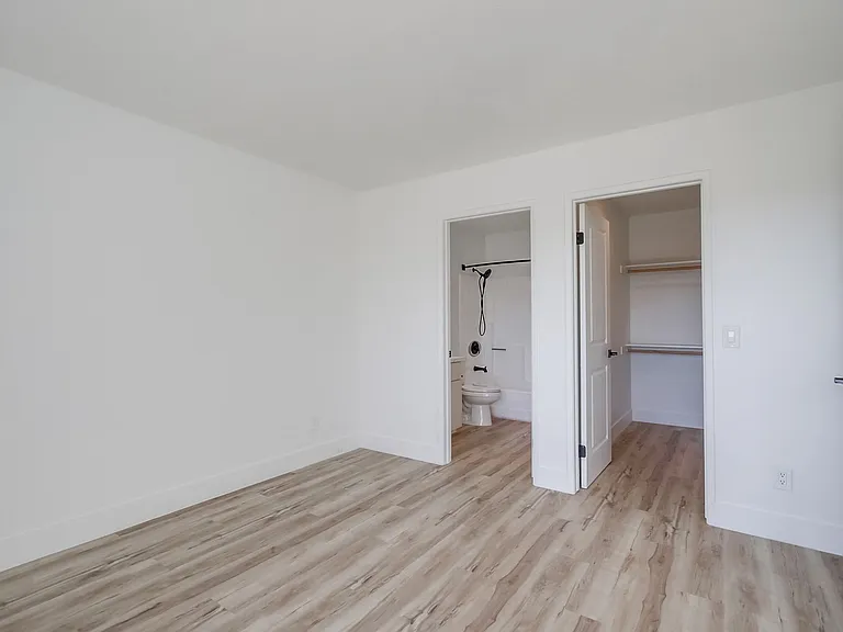 The Lucci | Renovated 1 & 2 Bedroom Apartments in Clairemont — Photo 27
