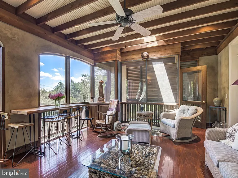 3808 Cathedral Ave NW — Photo 35