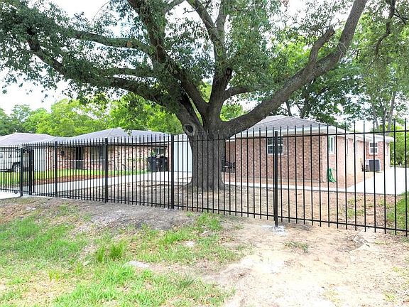 2nd image of 3605 Barberry Dr