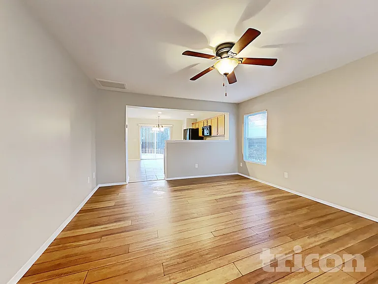 4560 Stone Mountain Dr — Photo 4