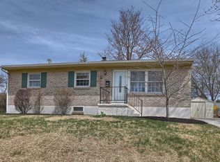 861 W Foxcroft Dr, Camp Hill, PA