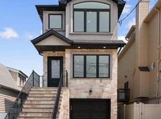 443 Manhattan St, Staten Island, NY 10307