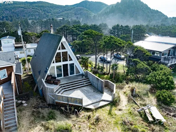 25780 Beach Dr, Rockaway Beach, OR 97136