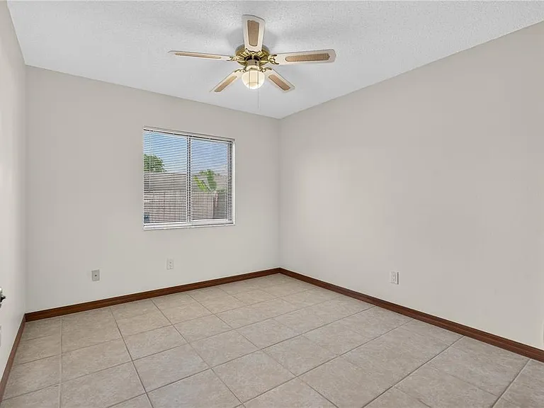 4059 Waterview Loop — Photo 23