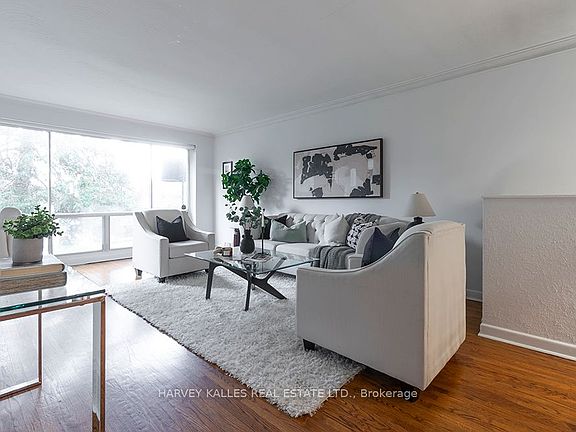 3rd image of 135 Combe Ave