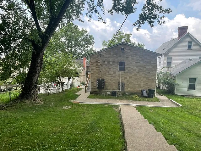 2 bed, 775 sqft, $1,200 — Photo 2