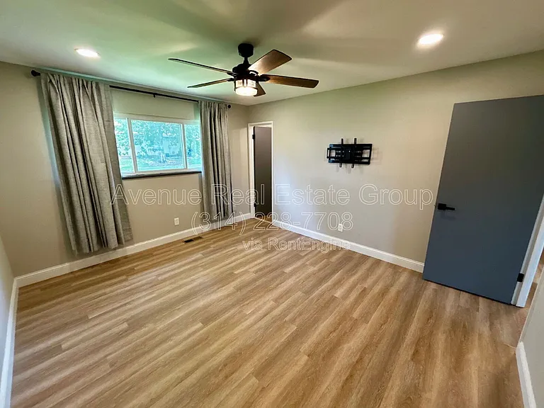 3265 Hermoso Dr — Photo 13