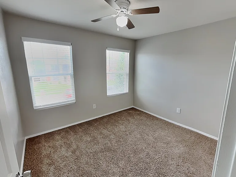 8453 Shallow Creek Dr — Photo 15