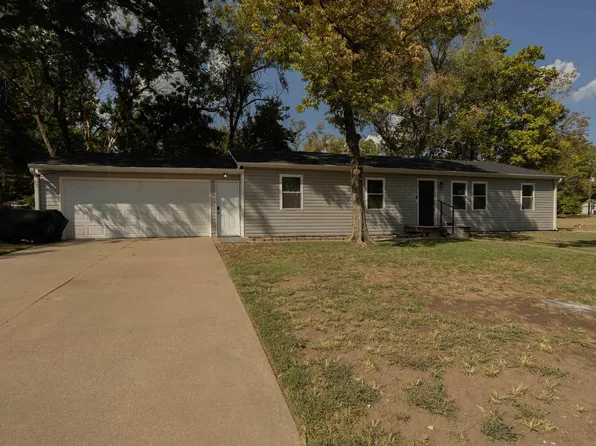 710 W Vine Ave, Arkansas City, KS 67005