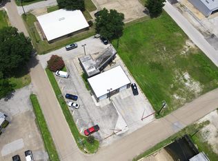 207 E Cottonwood St, Madisonville, TX 77864