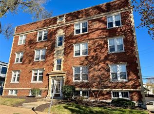 1010 Hi Pointe Pl, Saint Louis, MO 63117