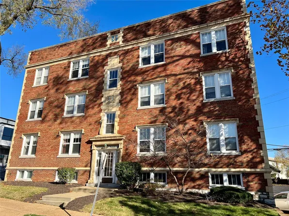 1010 Hi Pointe Pl, Saint Louis, MO 63117