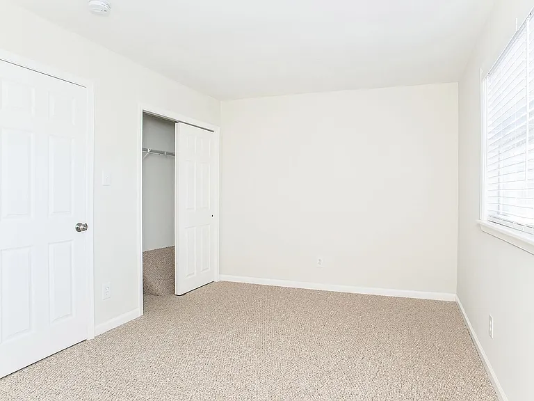 67 Heritage Ct — Photo 15