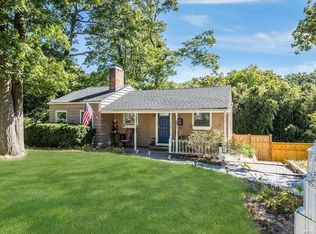 81 Magnolia Dr, Rocky Point, NY 11778