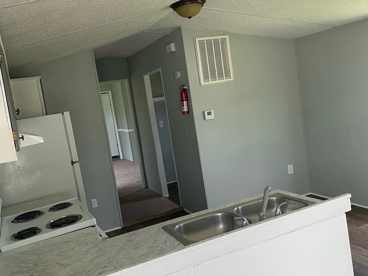 2 bed, $880 — Photo 2