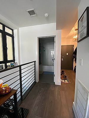 3rd image of 609 Saint Johns Pl APT 1C