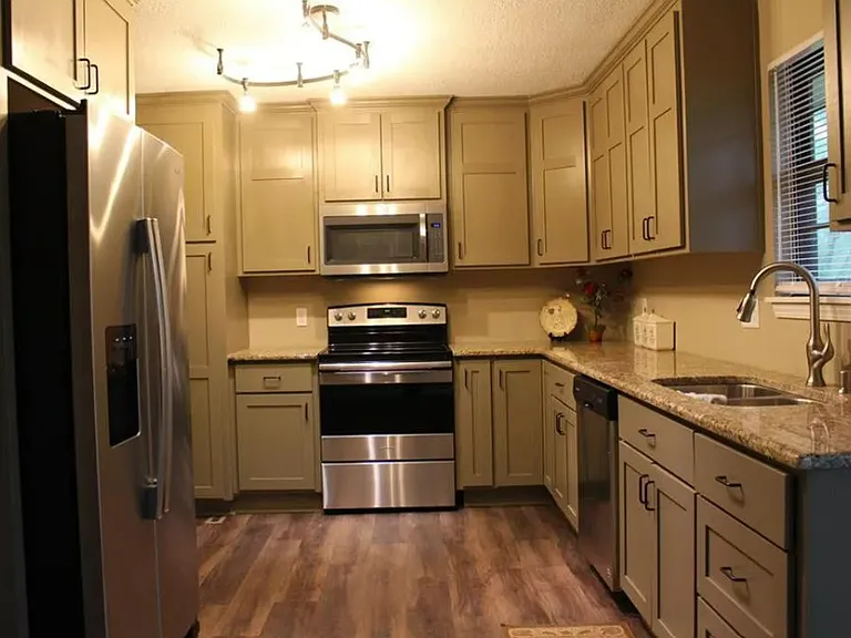 1311 Washington St — Photo 3