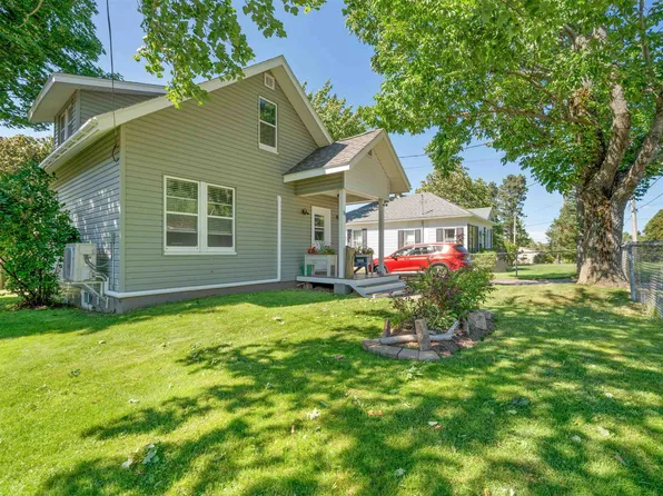 21 6th St, Trenton, NS B0K 1X0