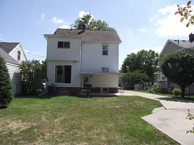 2nd image of 2911 116th St