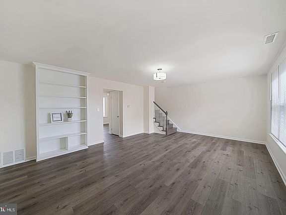 2nd image of 1871 Addison Rd S