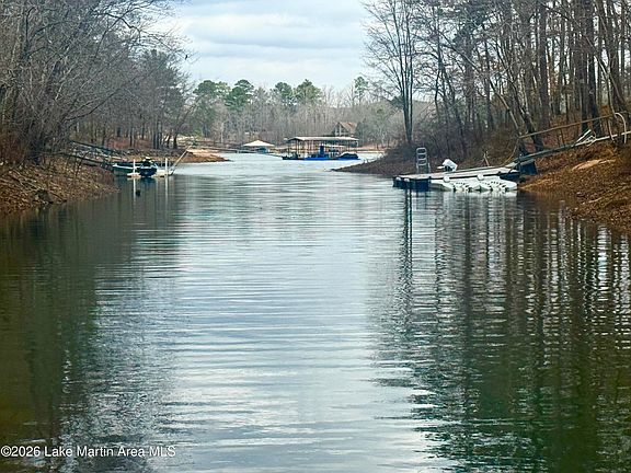 3rd image of 58 Long Point Rd
