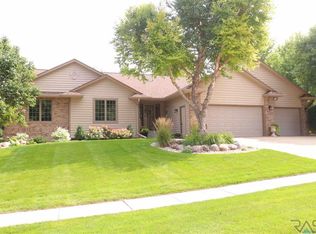 105 W Carmel Ln, Sioux Falls, SD 57108