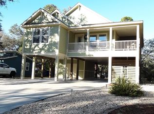 211 NE 56th St, Oak Island, NC 28465