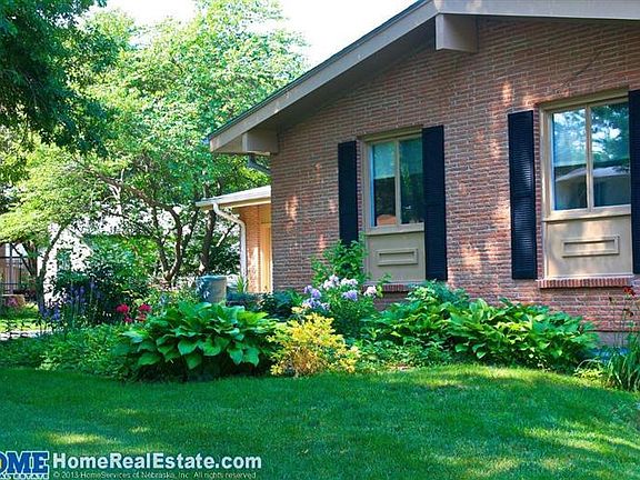 5th image of 841 E Sanborn Dr
