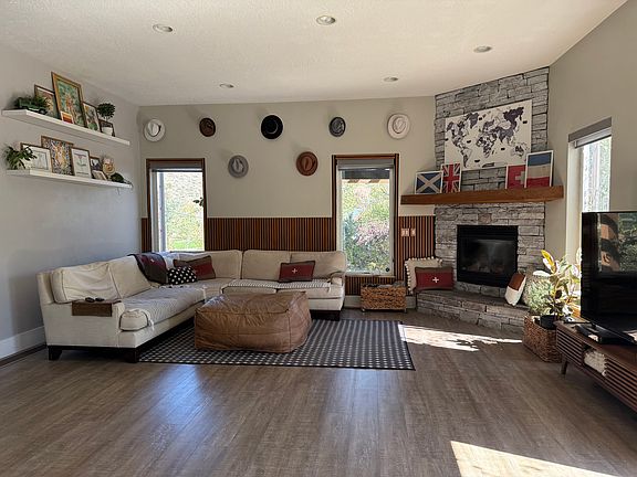 5th image of 1309 Pheasant Way