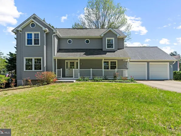 908 Ashburn St, Herndon, VA 20170