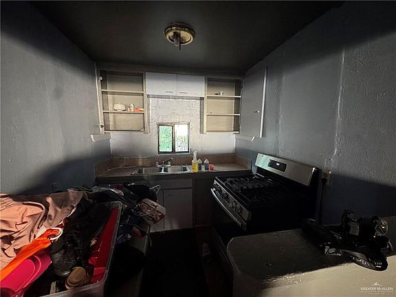 5th image of 514 W Cora St