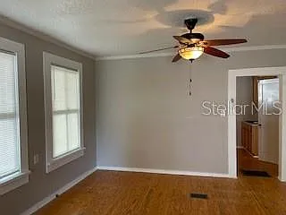 912 E Saint Clair St — Photo 13