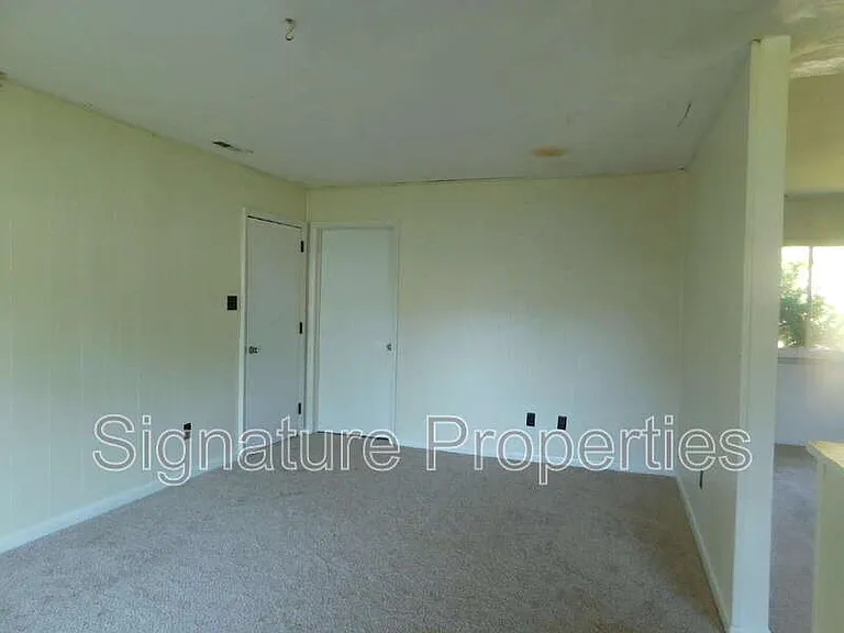 3825 Annie Ln — Photo 8