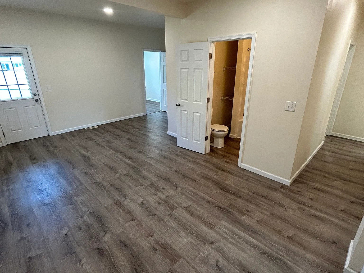 3 bed, 1179 sqft, $1,900 — Photo 4