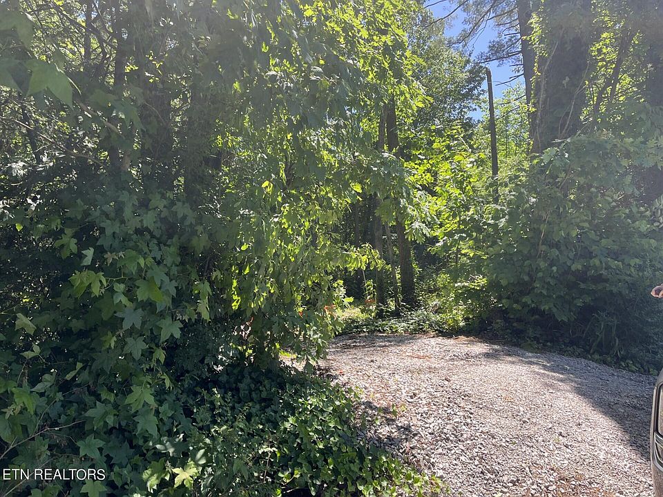 1st image of 212 Woodland Dr