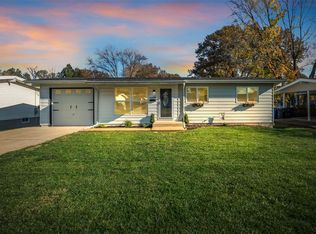 1475 Boulder Dr, Florissant, MO 63031