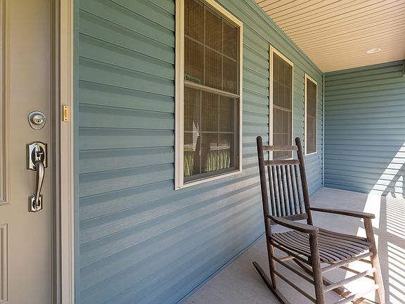 4th image of 1100 Samantha Dr