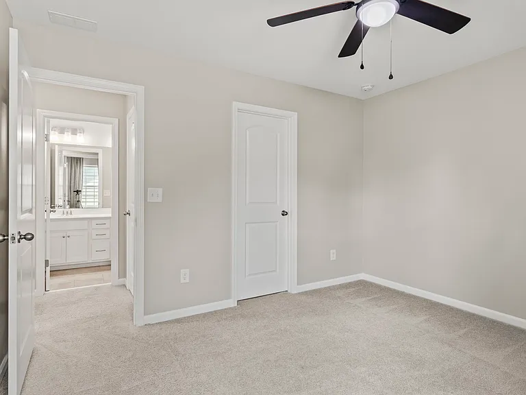5009 Glenellen Way — Photo 24