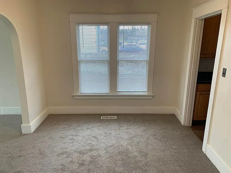 8303 SE Alder St — Photo 4