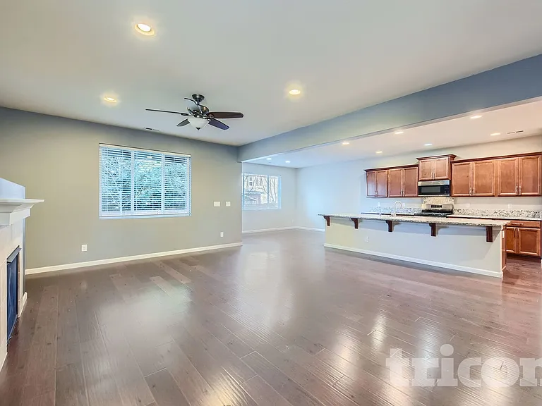3322 Nova St NE — Photo 4