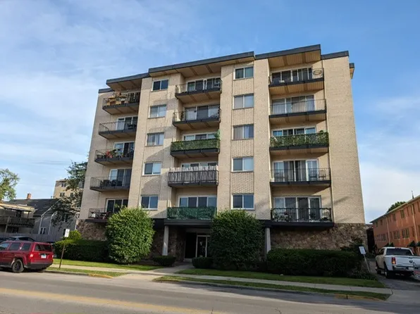7314 Randolph St APT 5F, Forest Park, IL 60130