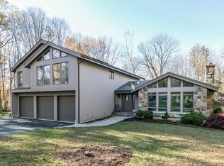 2540 Long Hill Rd, Guilford, CT 06437