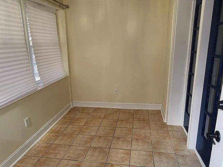211 Wright Ave — Photo 3