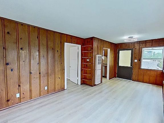 5th image of 212 1/2 Knoxville Ave