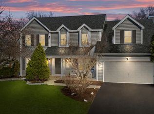 225 Canterbury Rd, Aurora, IL 60506