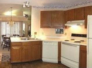 1410 Southgate Dr, Saint Peters, MO 63304